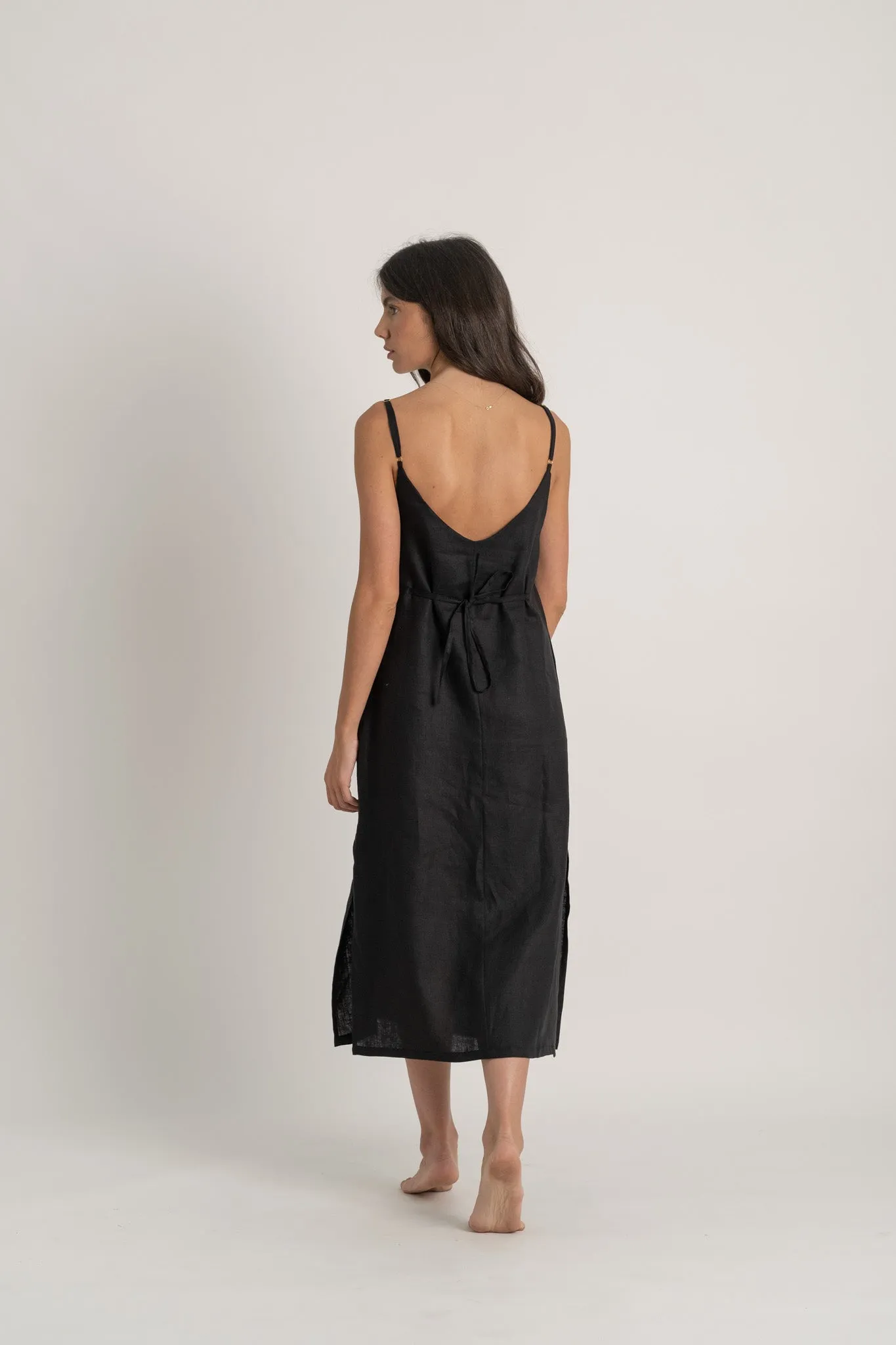 Basique Linen Slip Dress Black