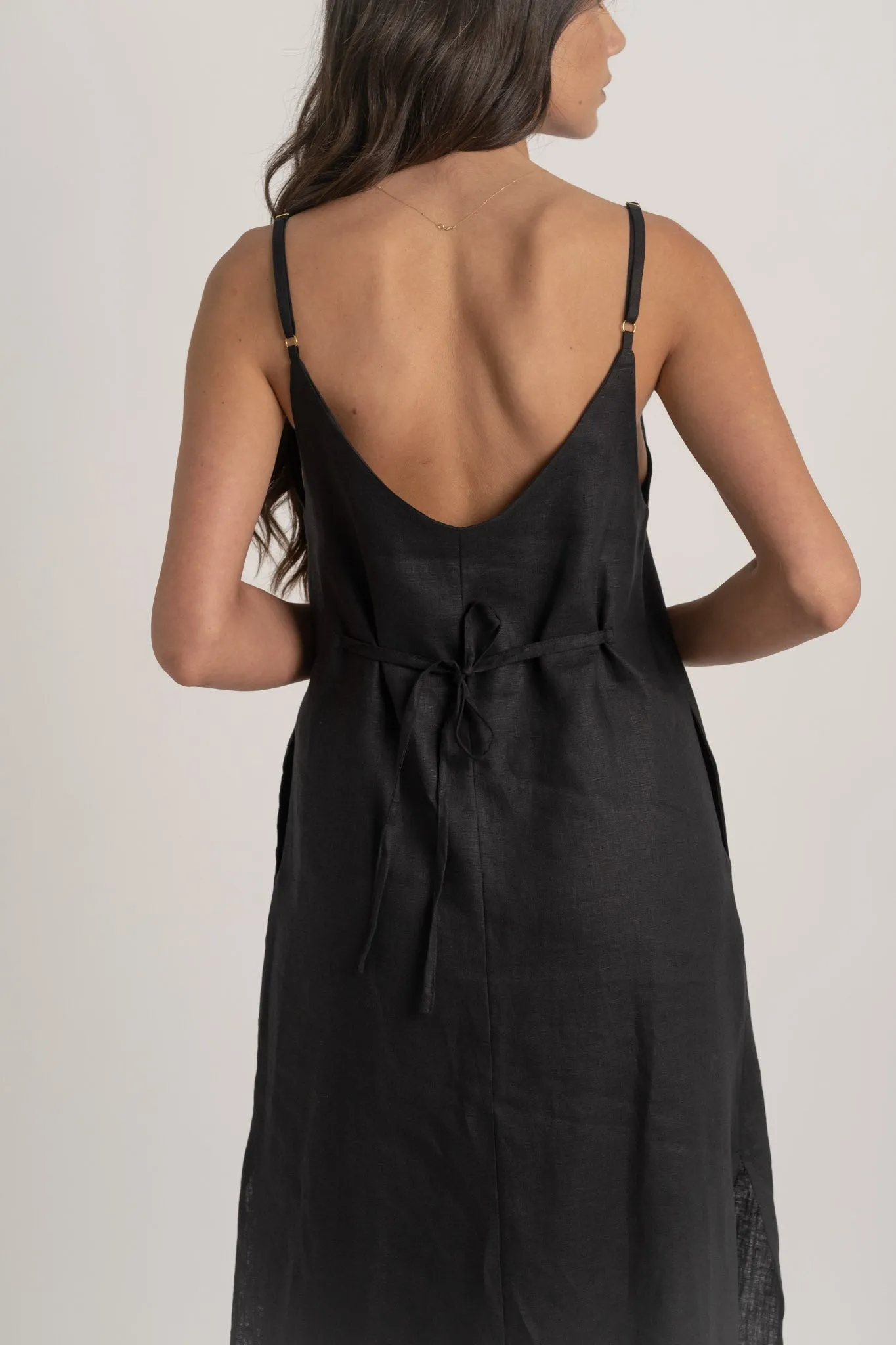 Basique Linen Slip Dress Black