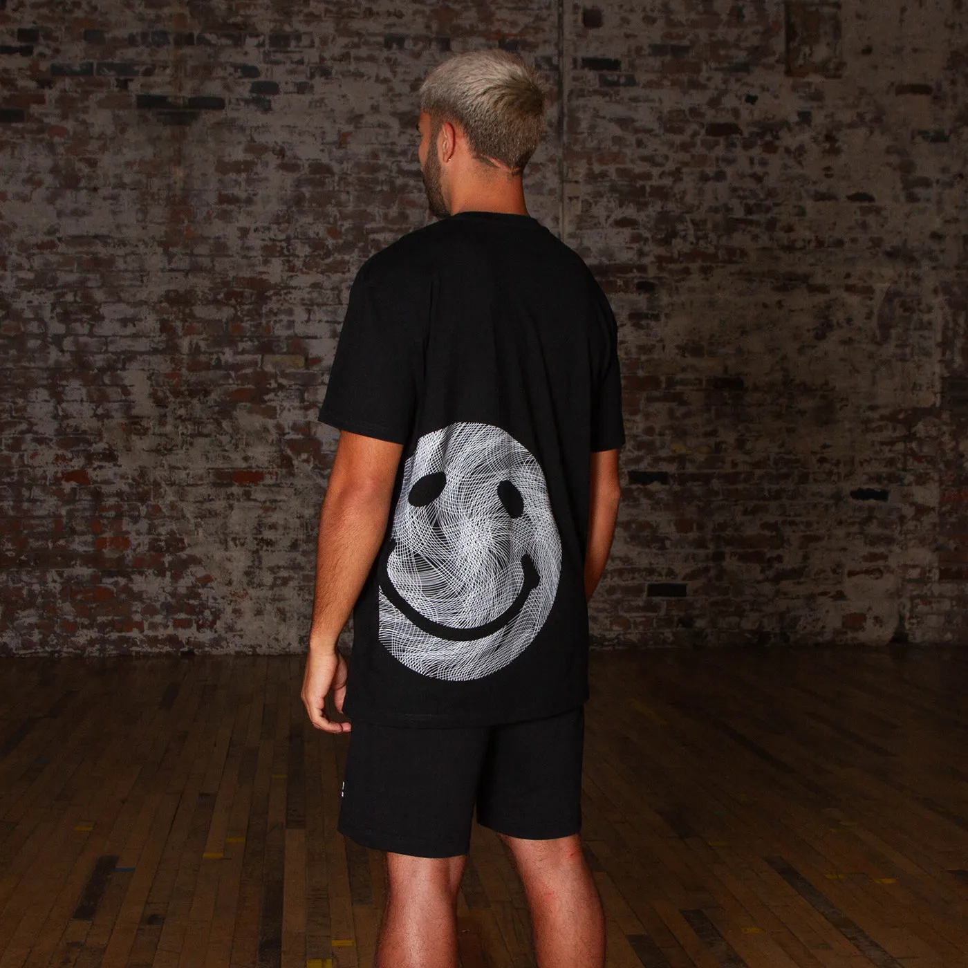 Side Smiley Lines - Tshirt - Black