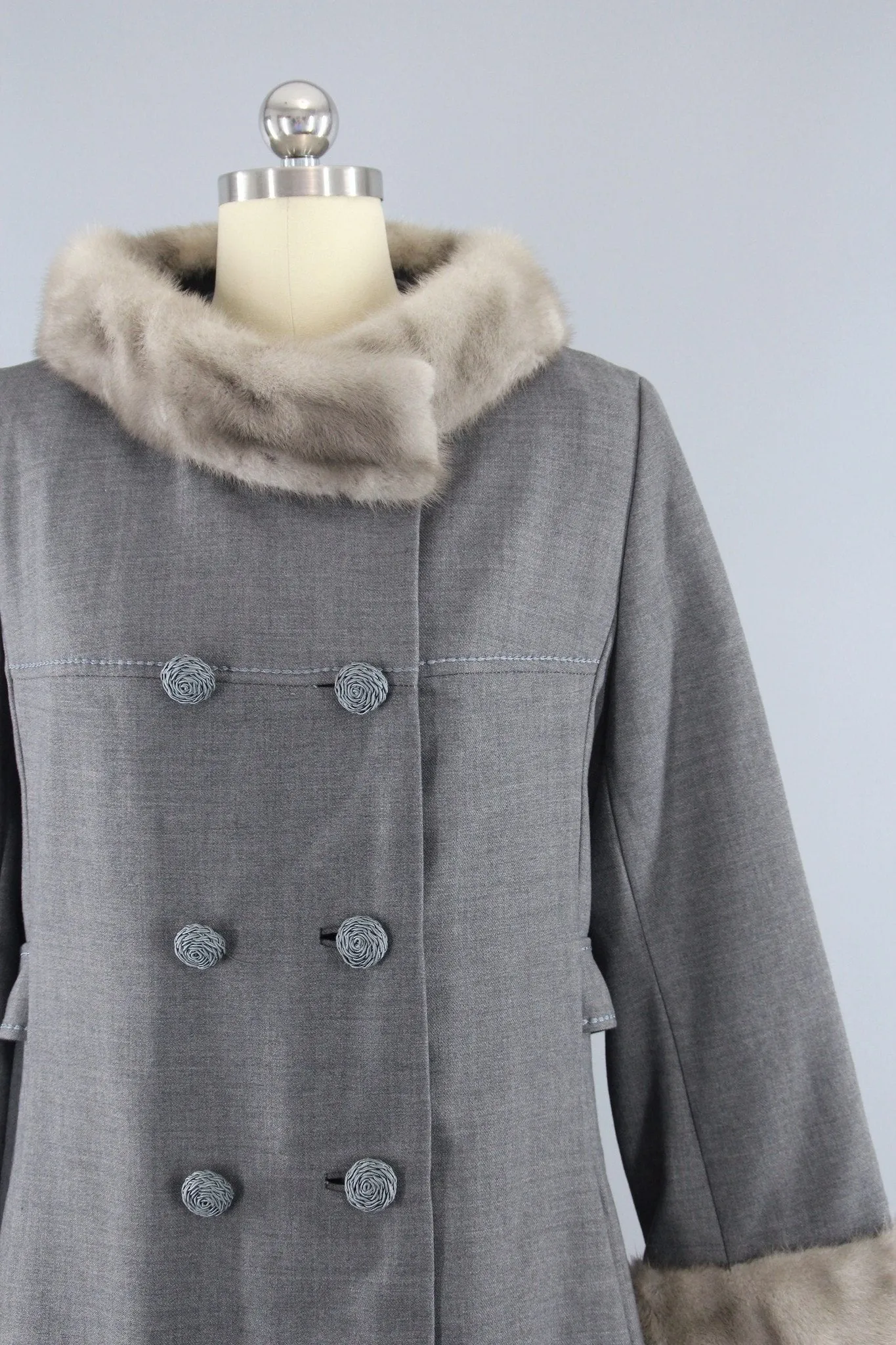 Vintage 1960s Holly Poplin Grey Wool Coat with Fur Trim